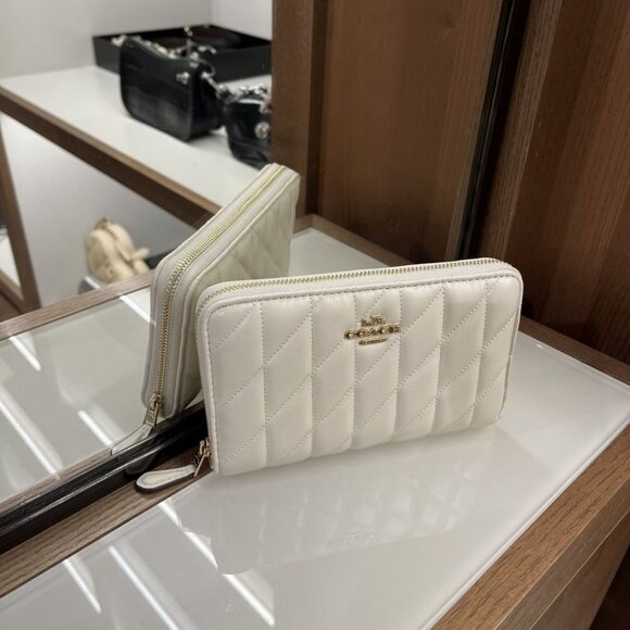 COACH MEDIUM ID ZIP WALLET WITH QUILTING CZ339 IMCHK - Picture 2 of 10